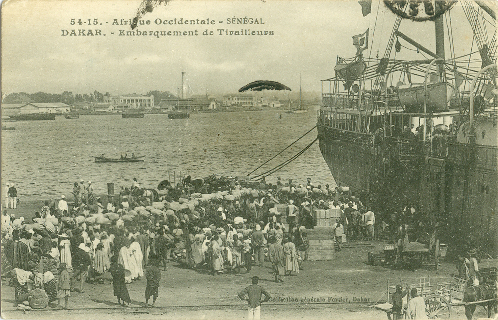 DAKAR – Embarquement de Tirailleurs